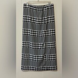 Nuggles Black & White Houndstooth Maxi Skirt size medium